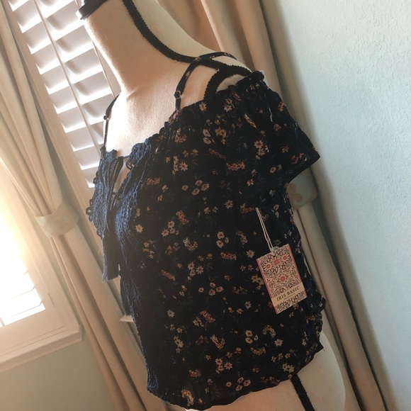 Top - Picture 2 of 6